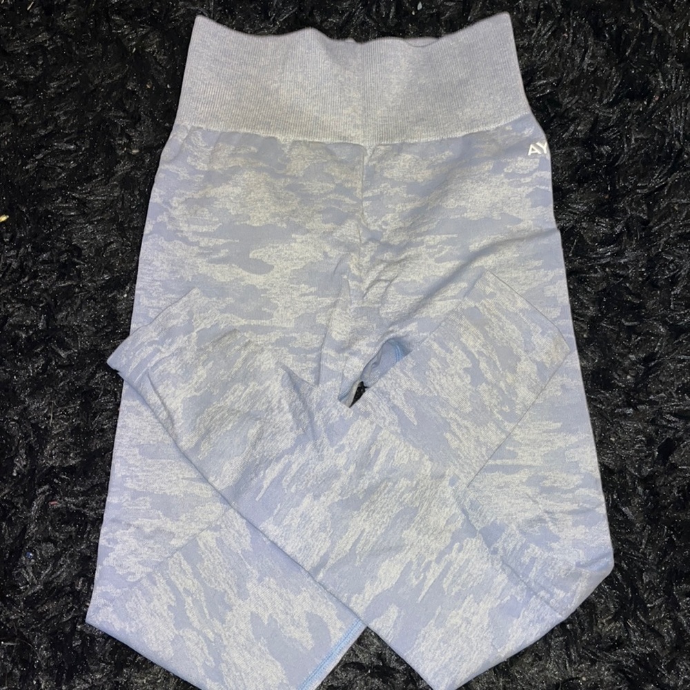 AYBL blue camo workout scrunch leggings